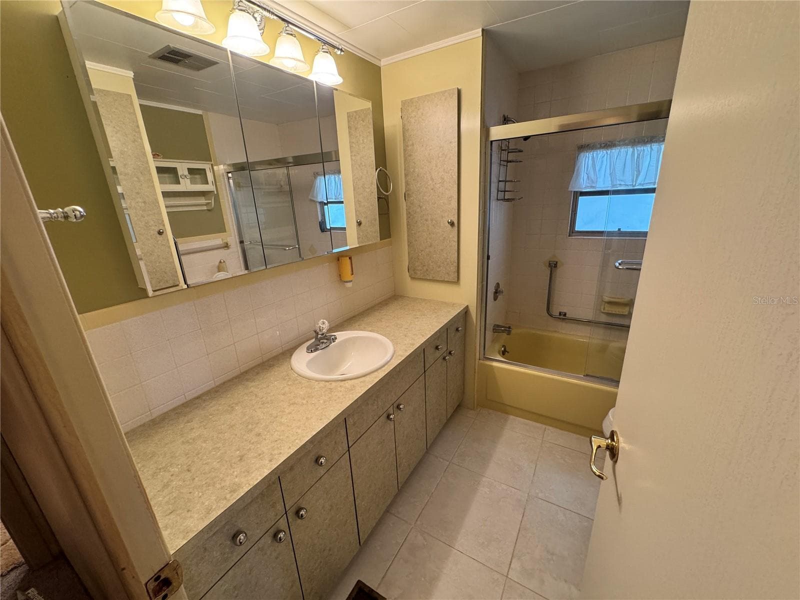 Guest Bath - 2331 BELLEAIR RD #Lot 237, CLEARWATER