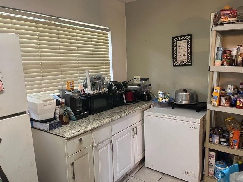 Single Family Residence at 1528 STEVENSONS DR, CLEARWATER, photo 4 of 14