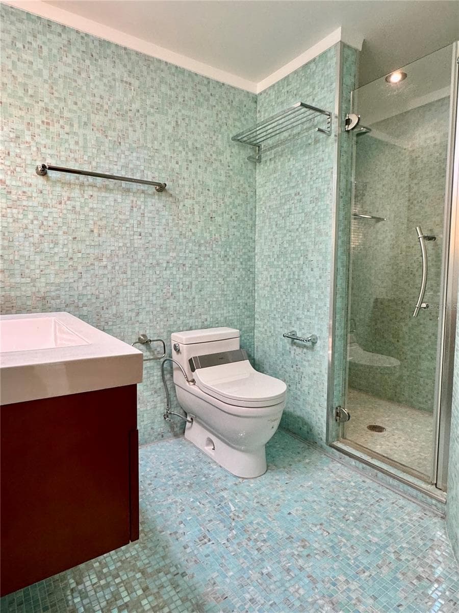 2nd bathroom - 1500 OCEAN DR #905, MIAMI BEACH