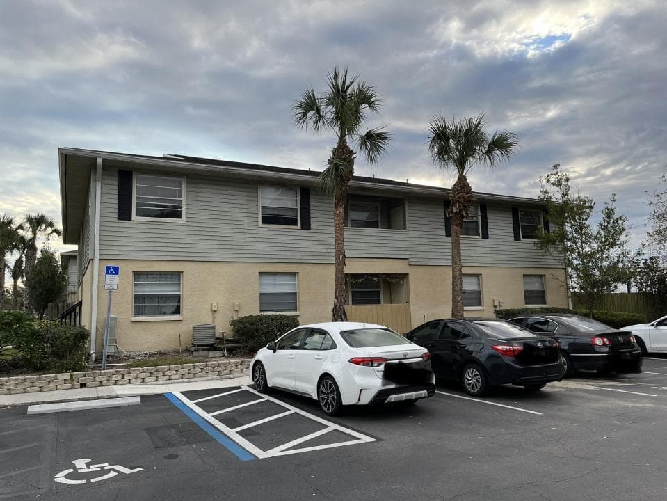 624 GOLDEN RAINTREE PL #624