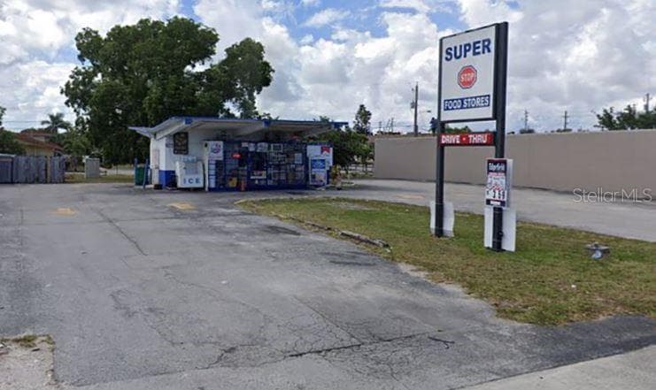 1621 N CYPRESS RD