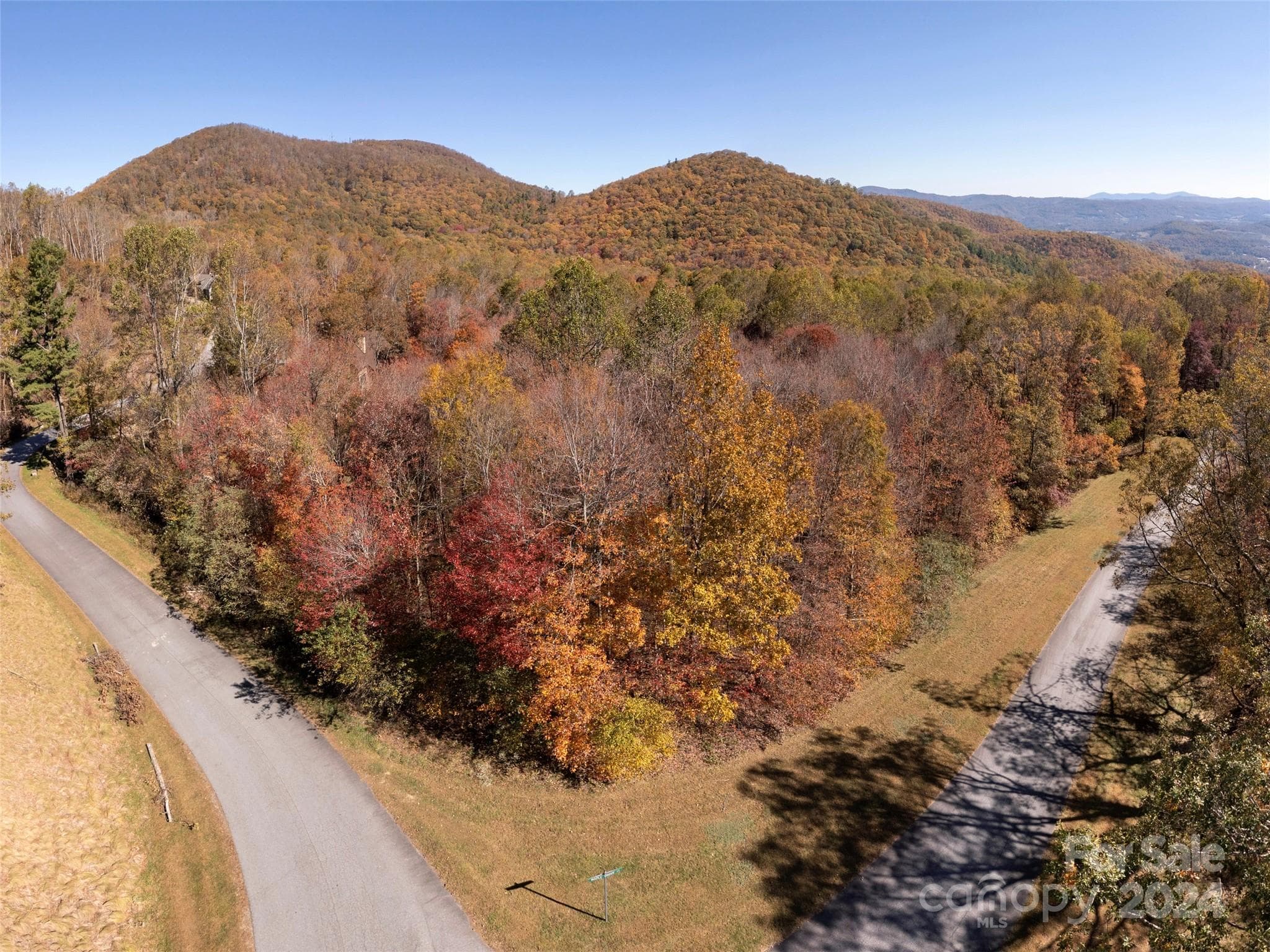 Lot at Hendersonville, photo 3 of 17
