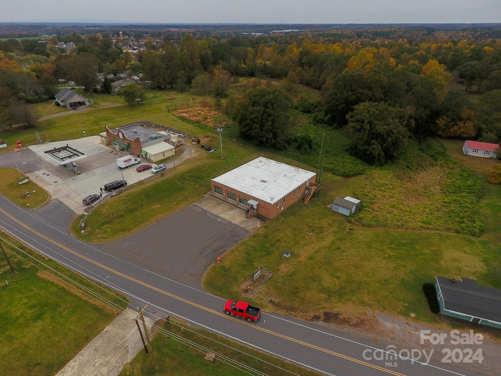 Single Family Residence at Kings Mountain, photo 2 of 27