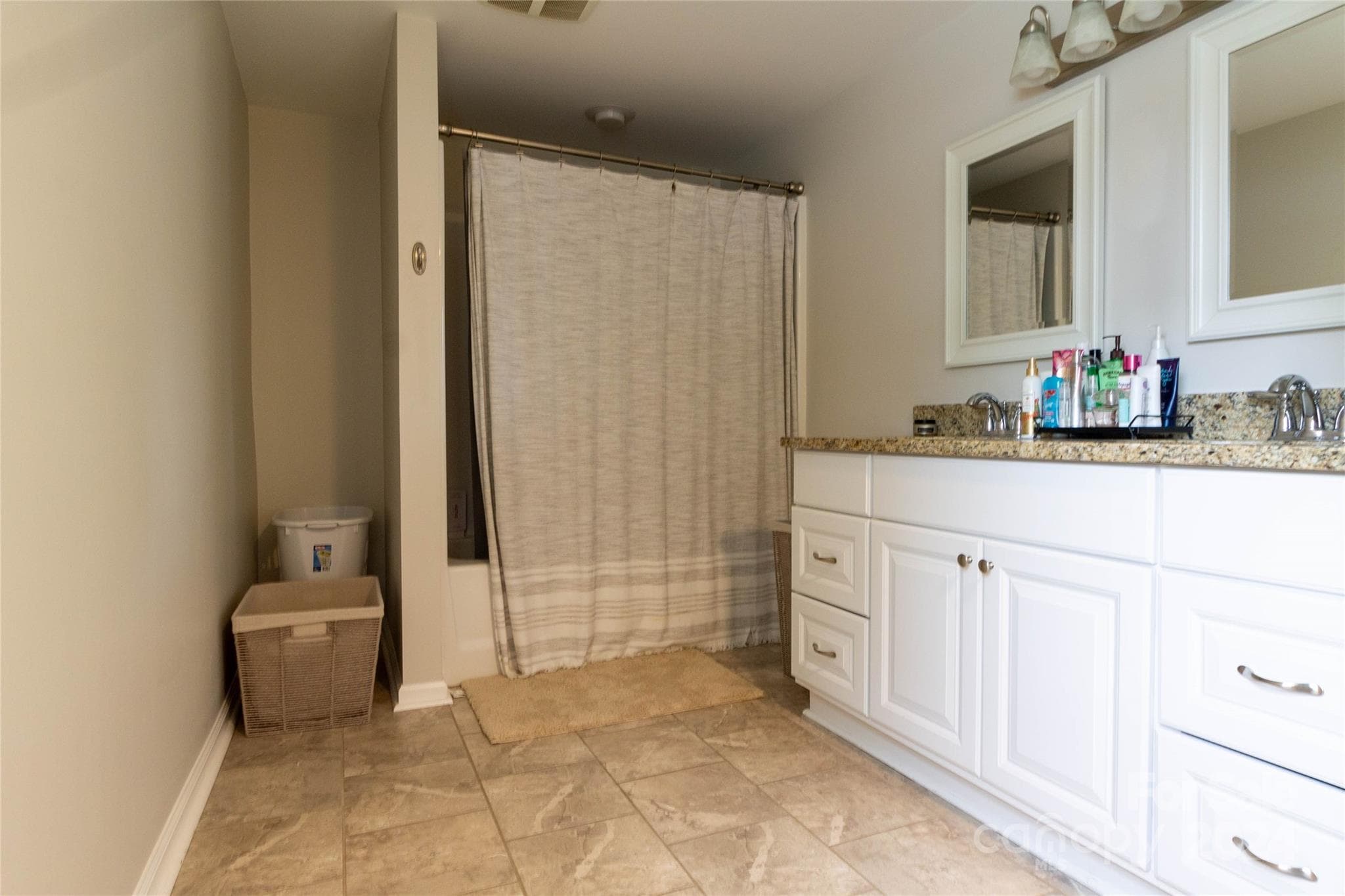 Single Family Residence at Kings Mountain, photo 12 of 27