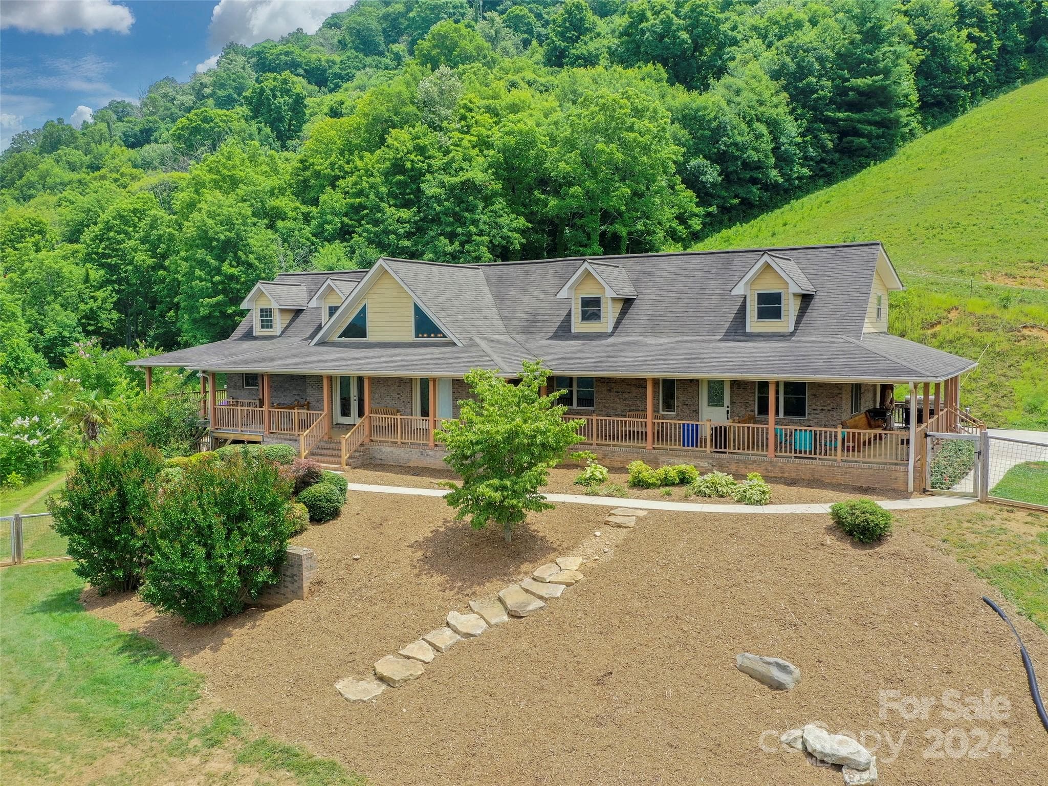 Single Family Residence at Clyde, photo 2 of 47
