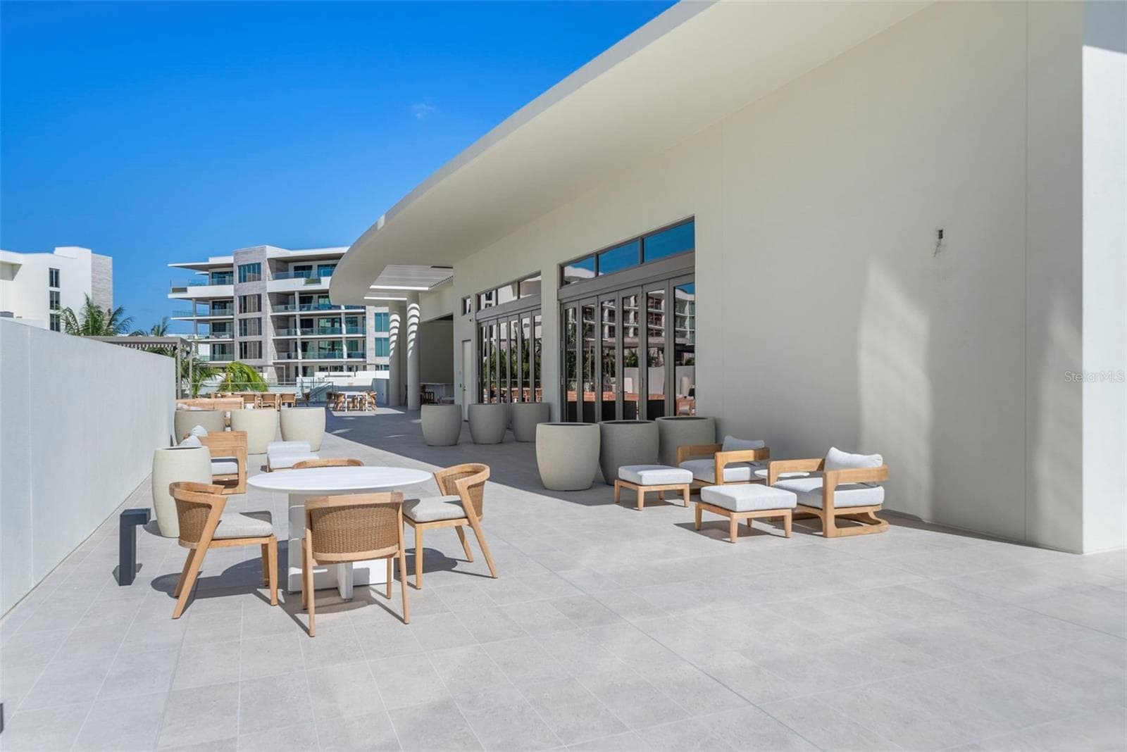 Residents Clubhouse Terrace - 1591 GULF OF MEXICO DR #413, LONGBOAT KEY