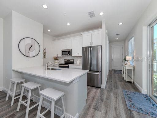 Typical Kitchen - 124 CLIFTON WAY, VENICE