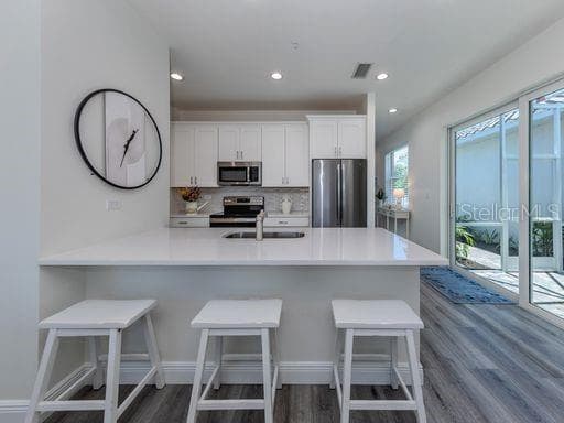 Typical Kitchen - 124 CLIFTON WAY, VENICE