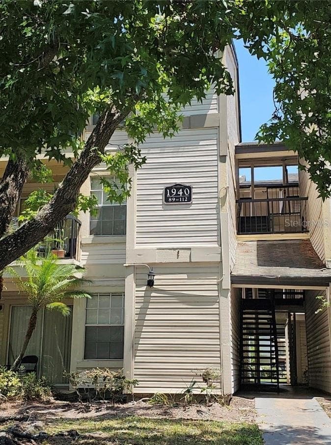 1940 LAKE ATRIUMS CIR #94