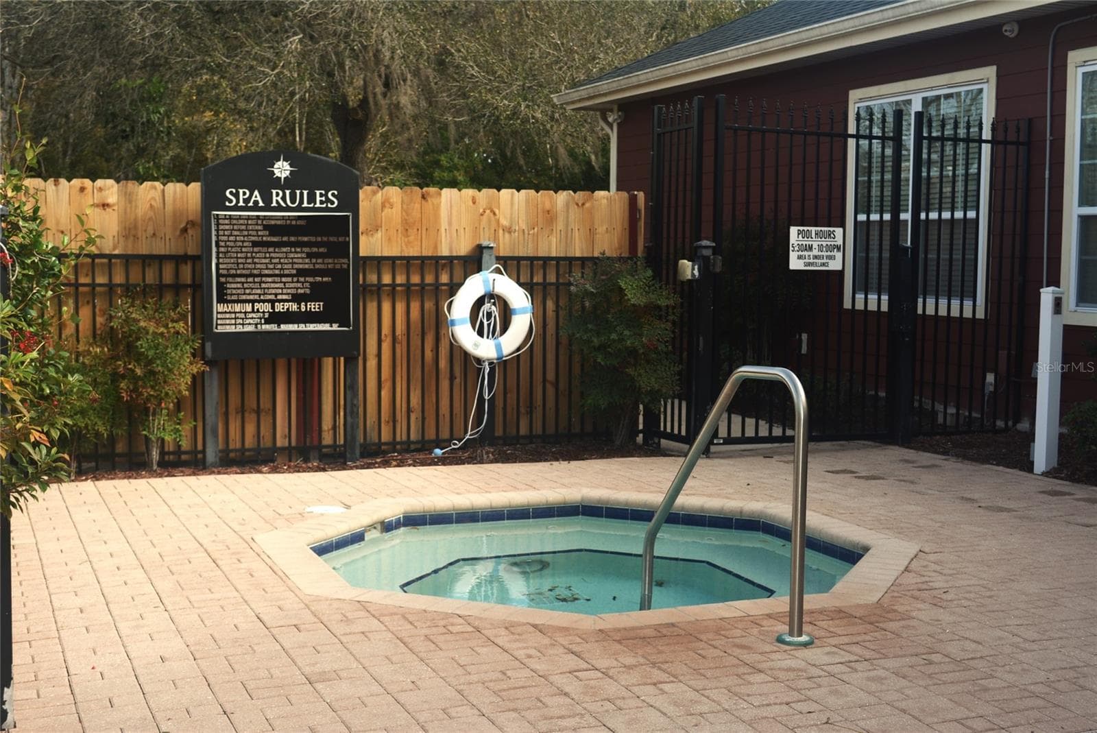 Community Spa - 5701 SOLDIER CIR #104, SARASOTA