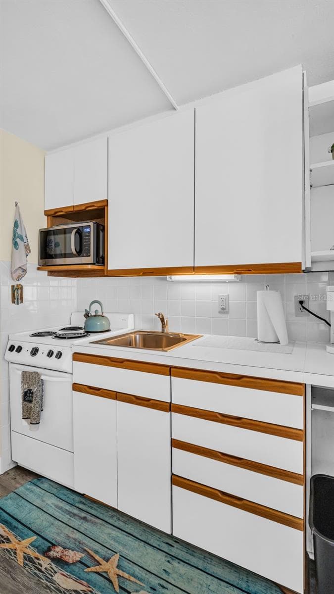 Full Kitchen - 483 E SHORE DR #D3, CLEARWATER BEACH