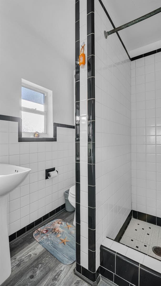 Bathroom and shower - 483 E SHORE DR #D3, CLEARWATER BEACH