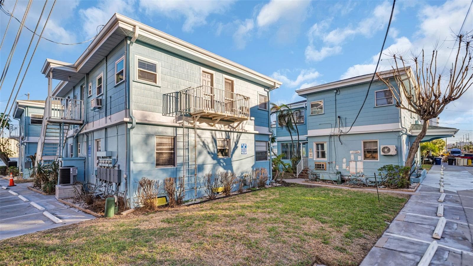 Condo - Hotel at 483 E SHORE DR #D3, CLEARWATER BEACH, photo 18 of 35