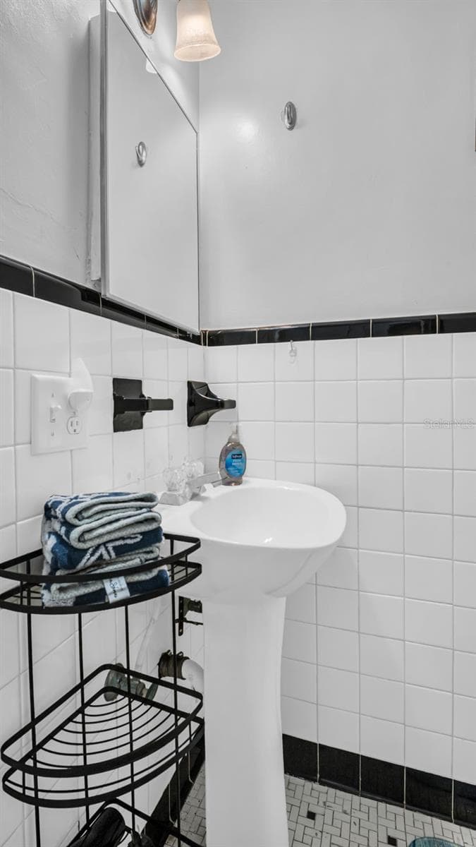 Bathrom - 483 E SHORE DR #D4, CLEARWATER BEACH