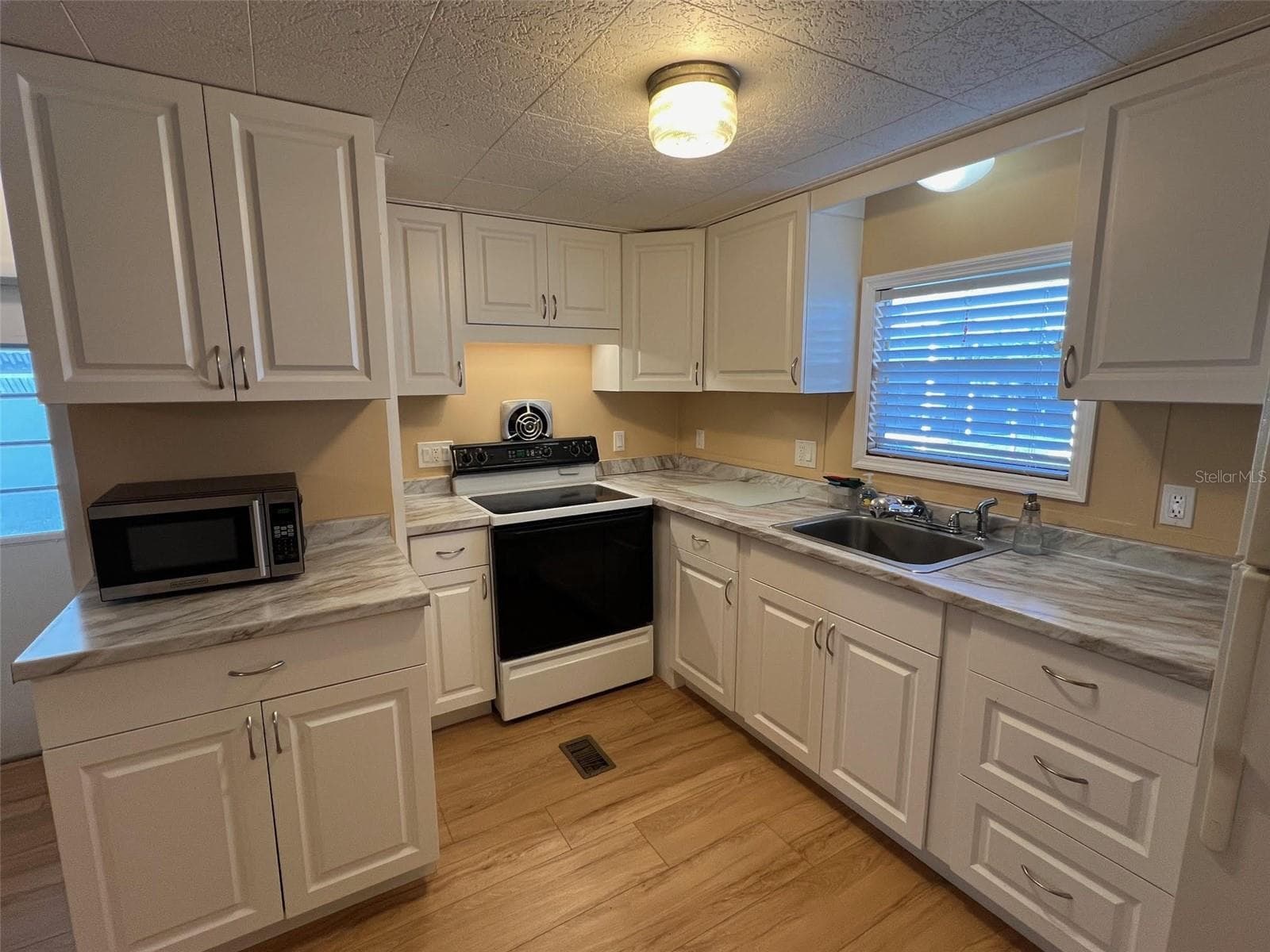 Mobile Home at 11300 124TH AVE #150, LARGO, photo 7 of 25