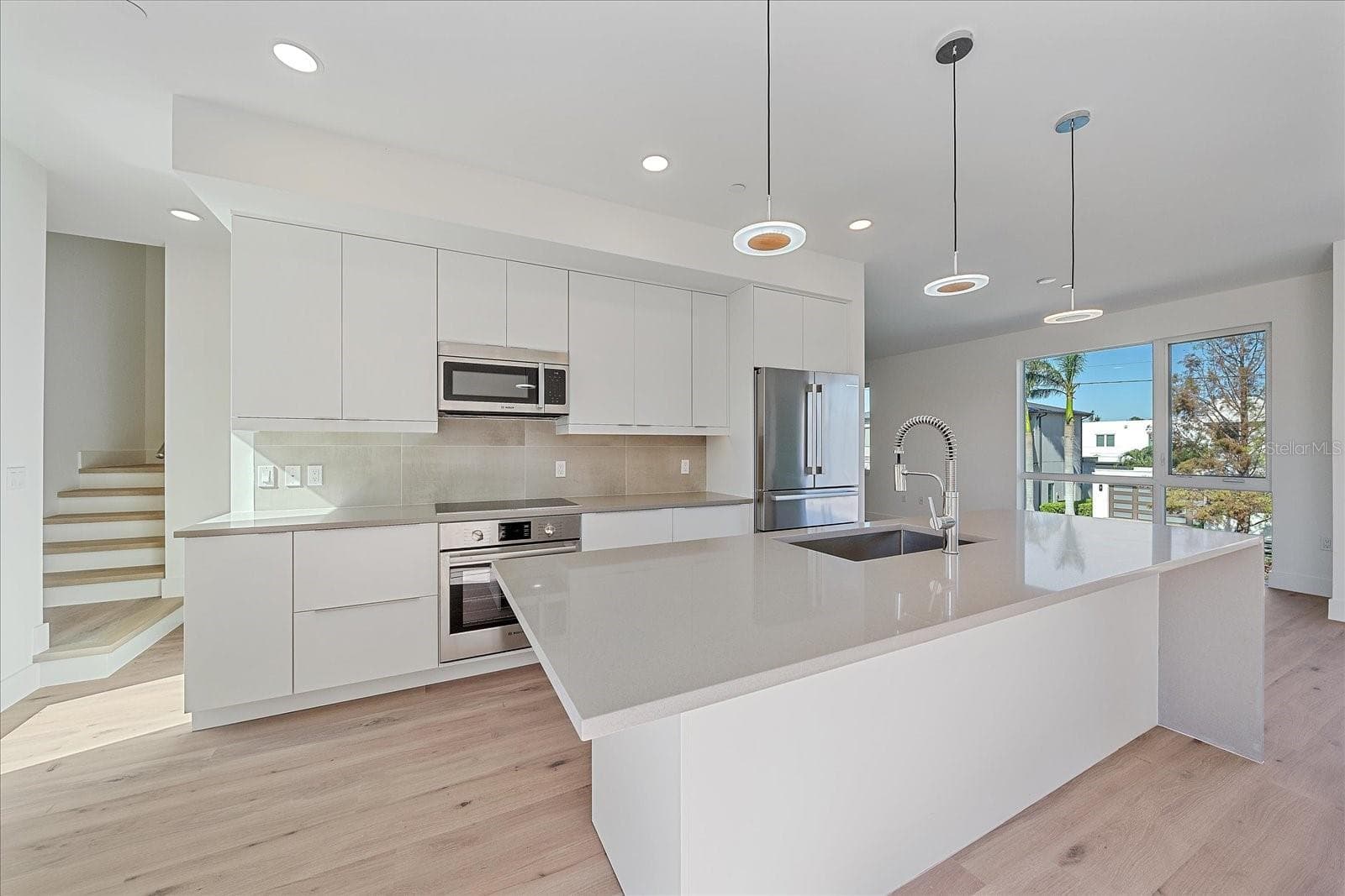 Townhouse at 1720 ALDERMAN ST, SARASOTA, photo 19 of 48
