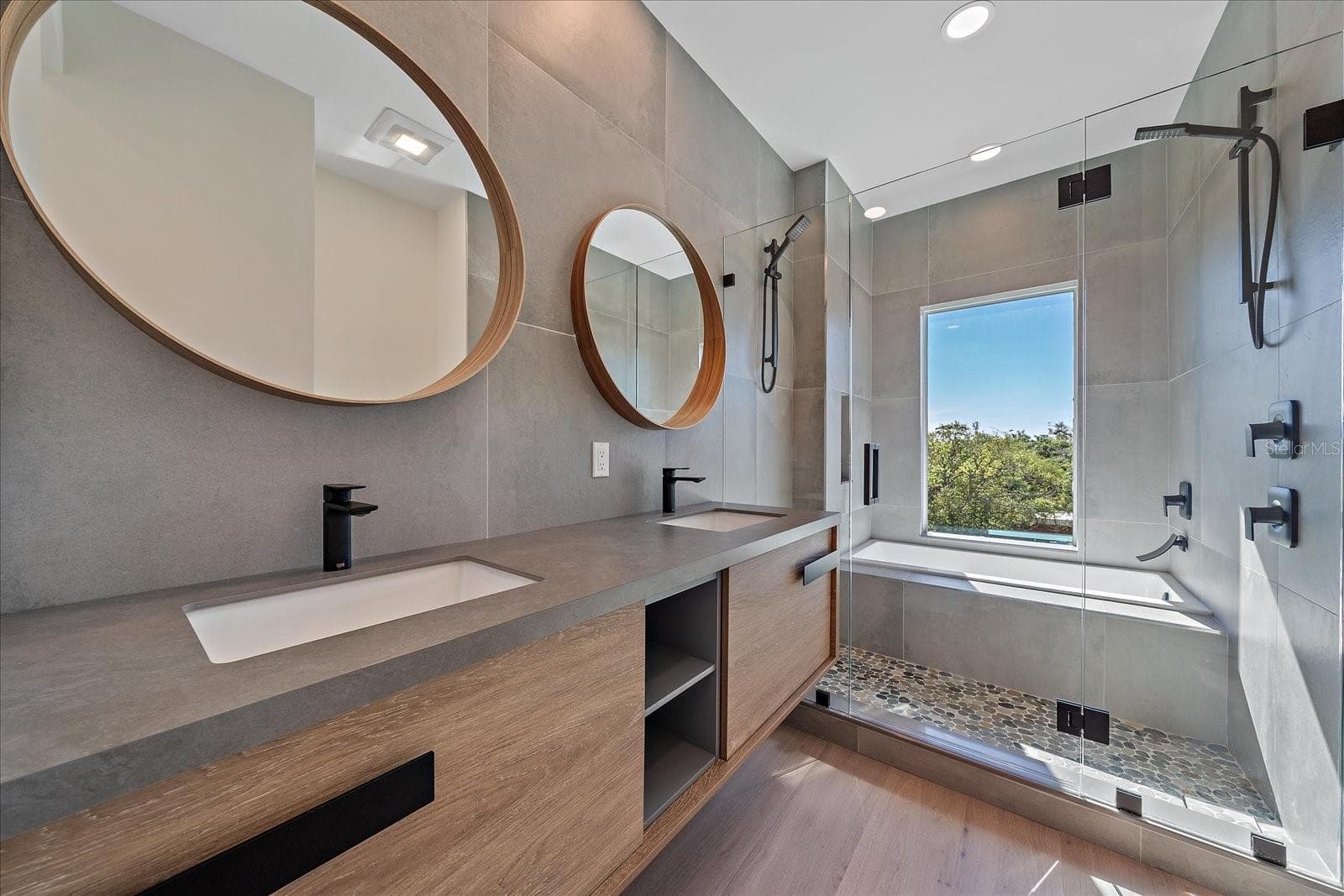 Primary Bath - 1720 ALDERMAN ST, SARASOTA
