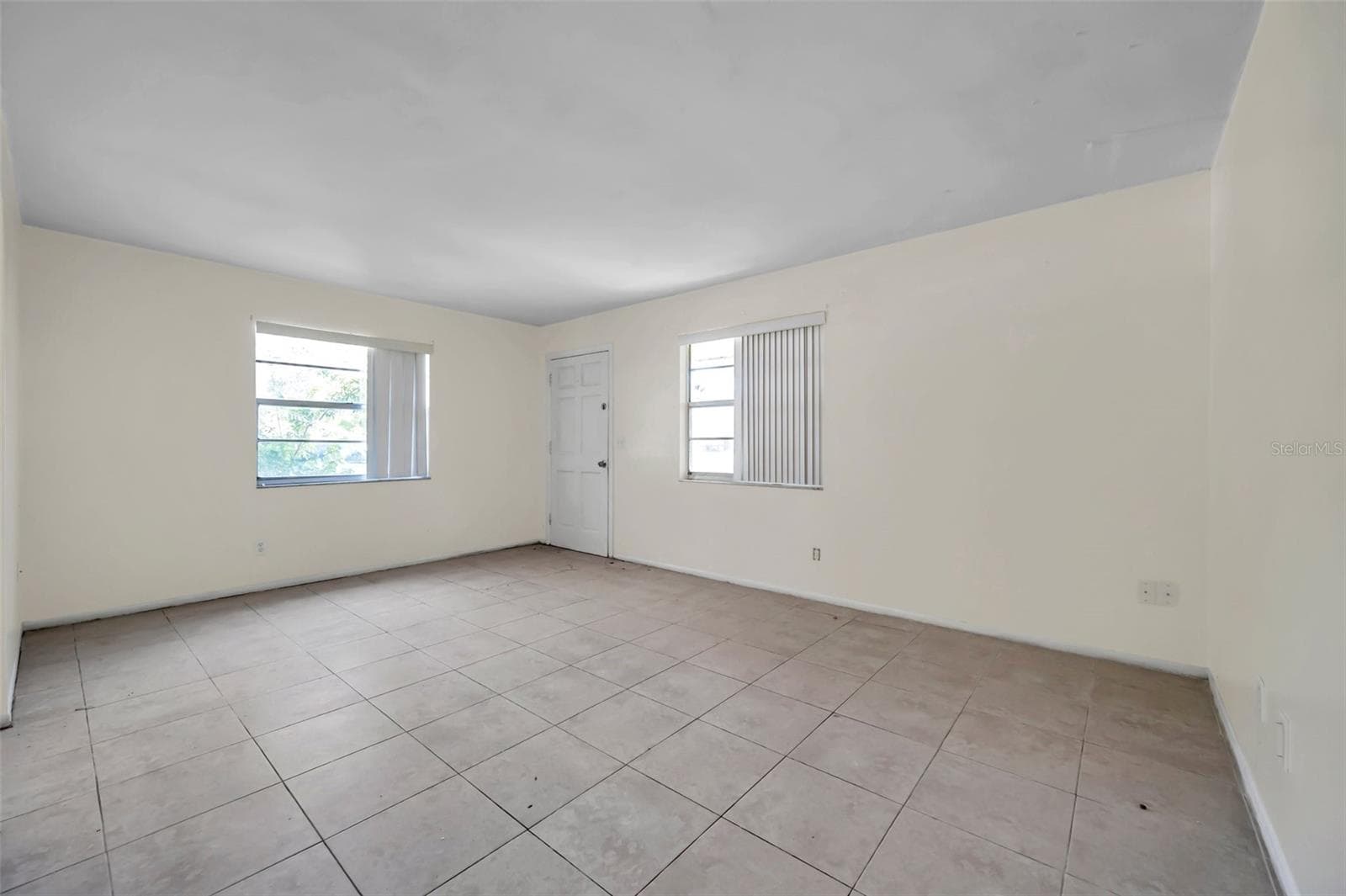 Duplex at 1005 LAKE PALMS DR, LARGO, photo 8 of 11
