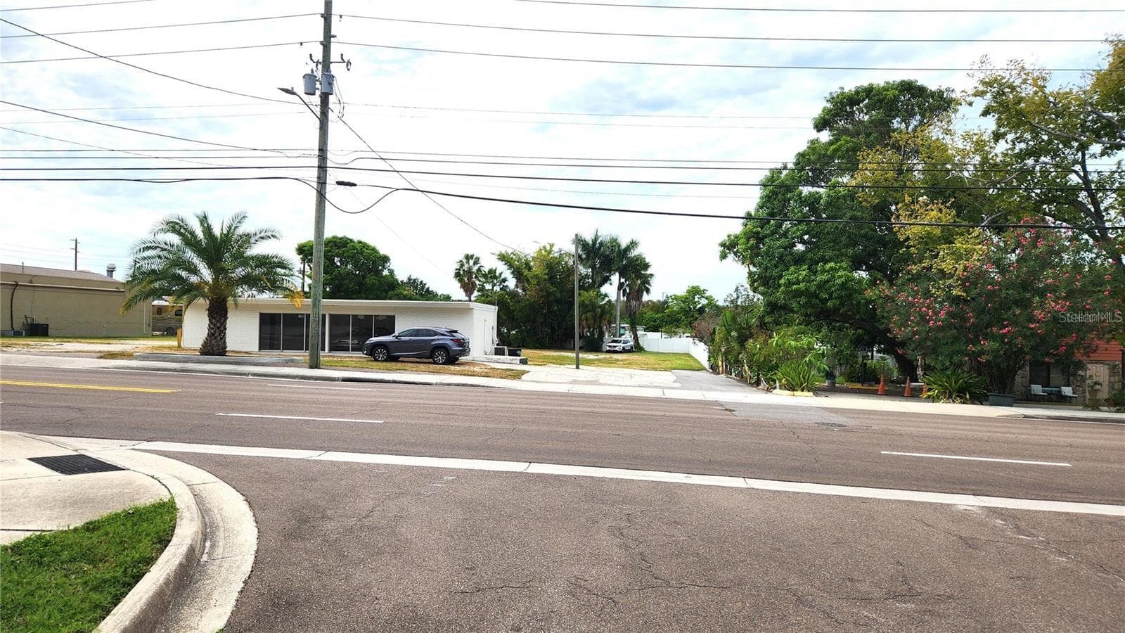1100 S MYRTLE AVE