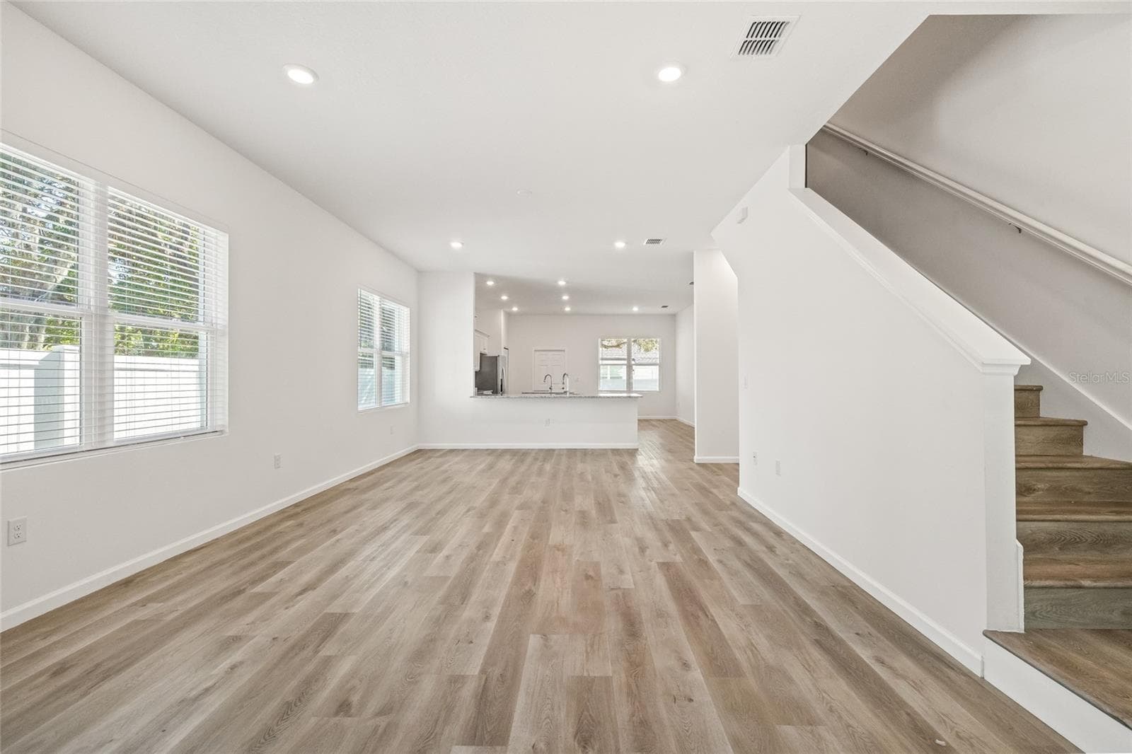 Single Family Residence at 3005 E 17TH AVE, TAMPA, photo 9 of 54