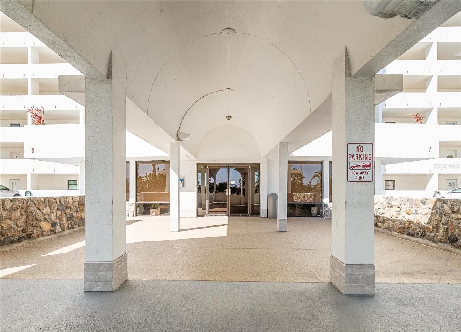 Condominium at 1230 GULF BLVD #402, CLEARWATER BEACH, photo 40 of 43
