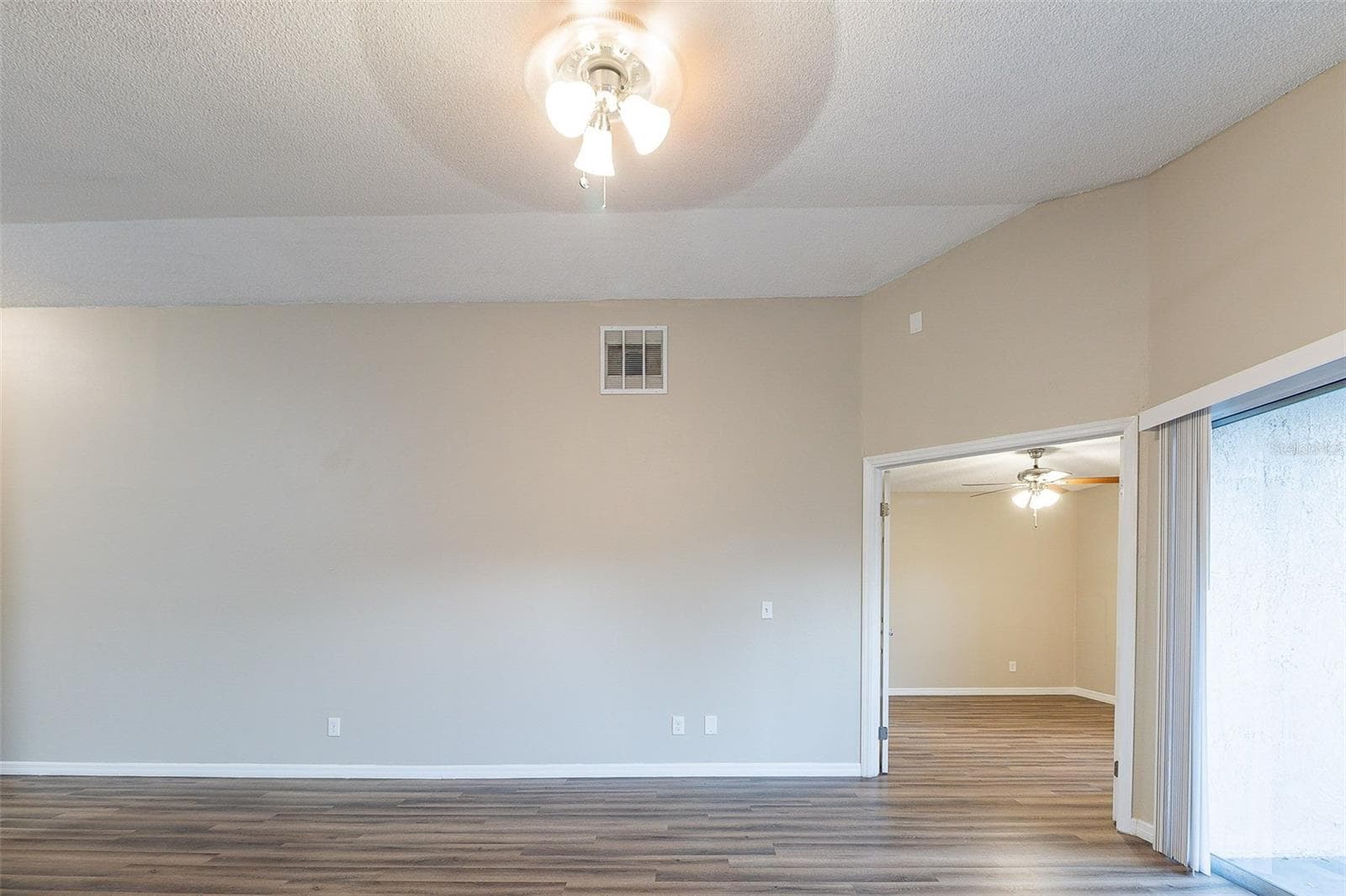 Single Family Residence at 5436 WOOD CROSSING ST, ORLANDO, photo 9 of 24