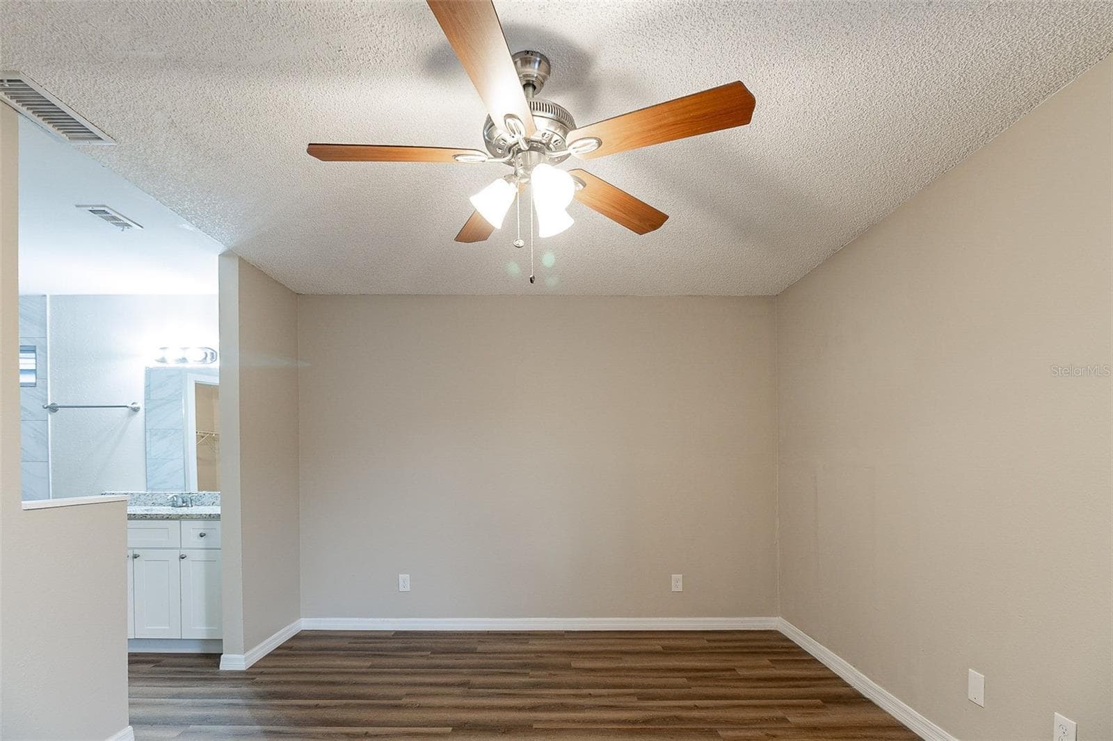 Single Family Residence at 5436 WOOD CROSSING ST, ORLANDO, photo 10 of 24
