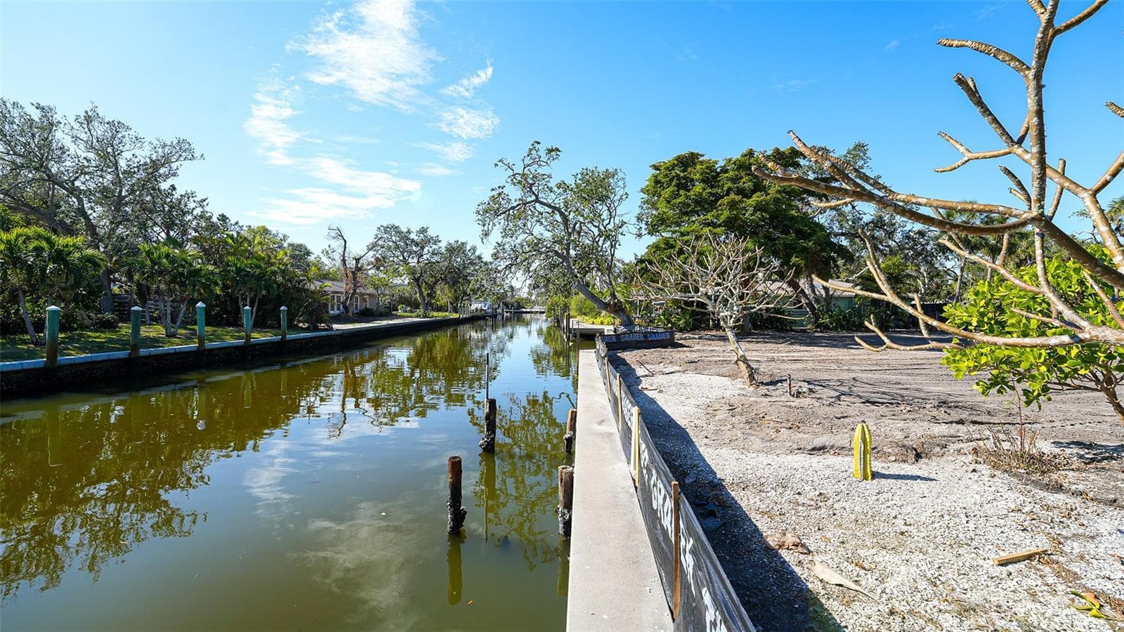 RARE SOUTH END OF LONGBOAT KEY BUILDABLE LOT FOR YOUR FUTURE DREAM HOME - 660 LONGVIEW DR, LONGBOAT KEY
