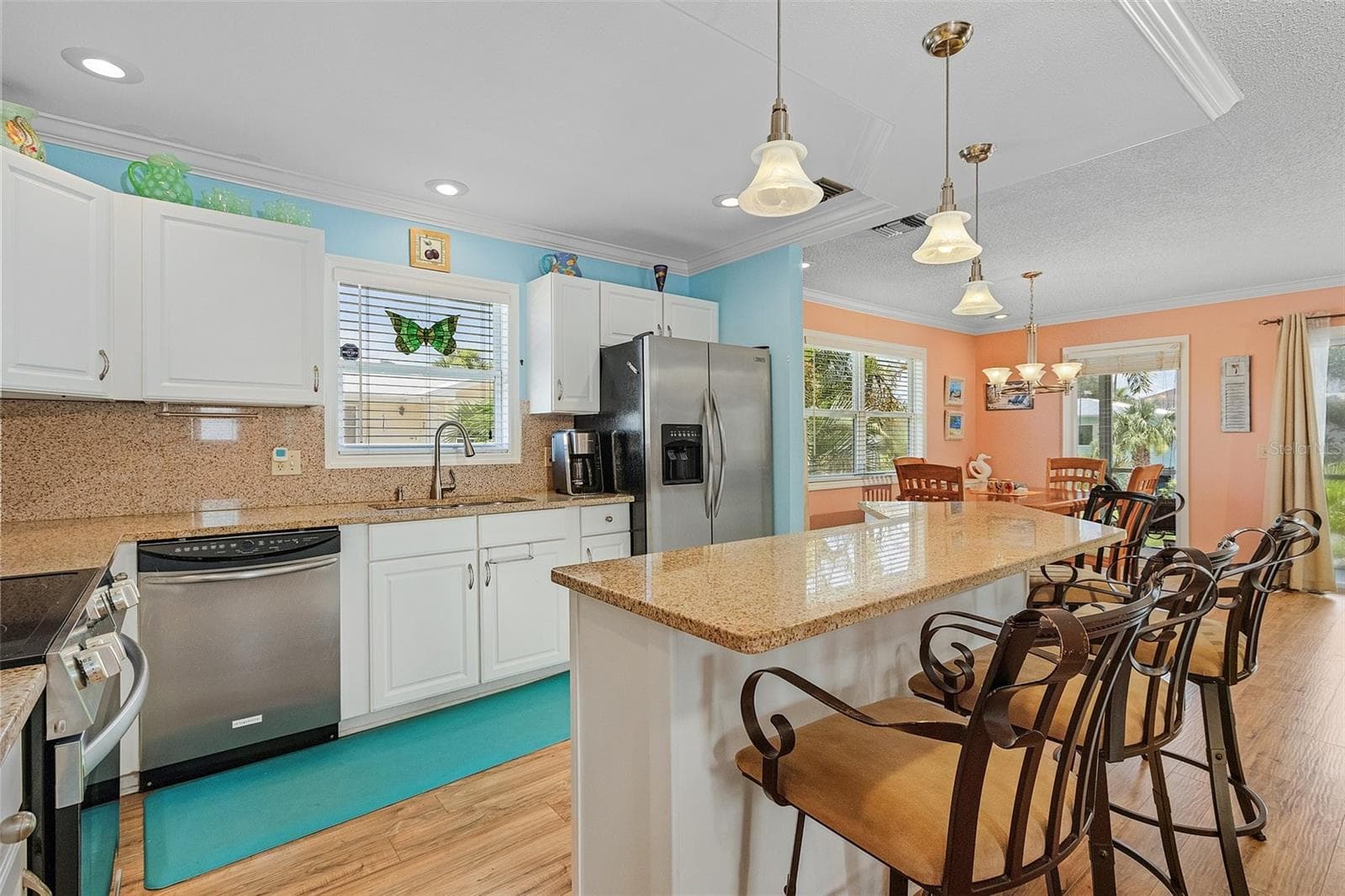 Open kitchen - 140 BAY MAR DR, FORT MYERS BEACH