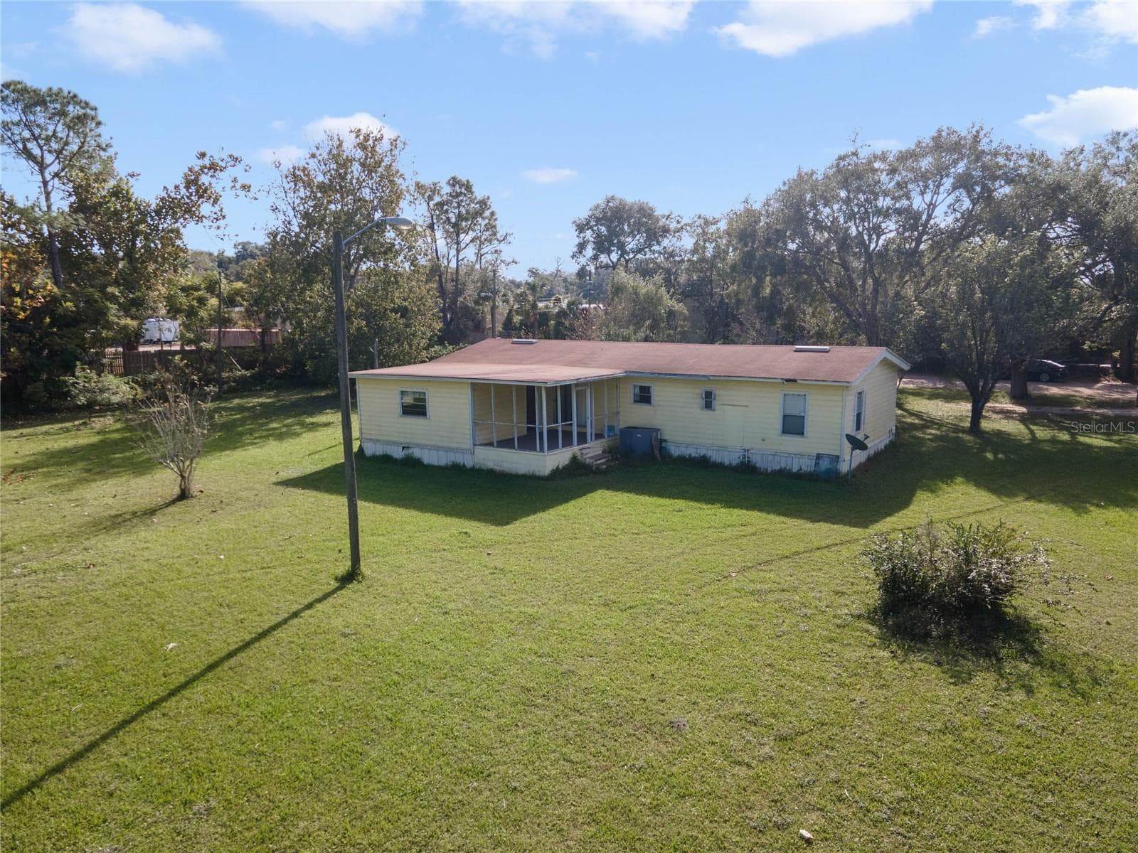 Manufactured Home at 12 LEE ST, OCOEE, photo 3 of 18