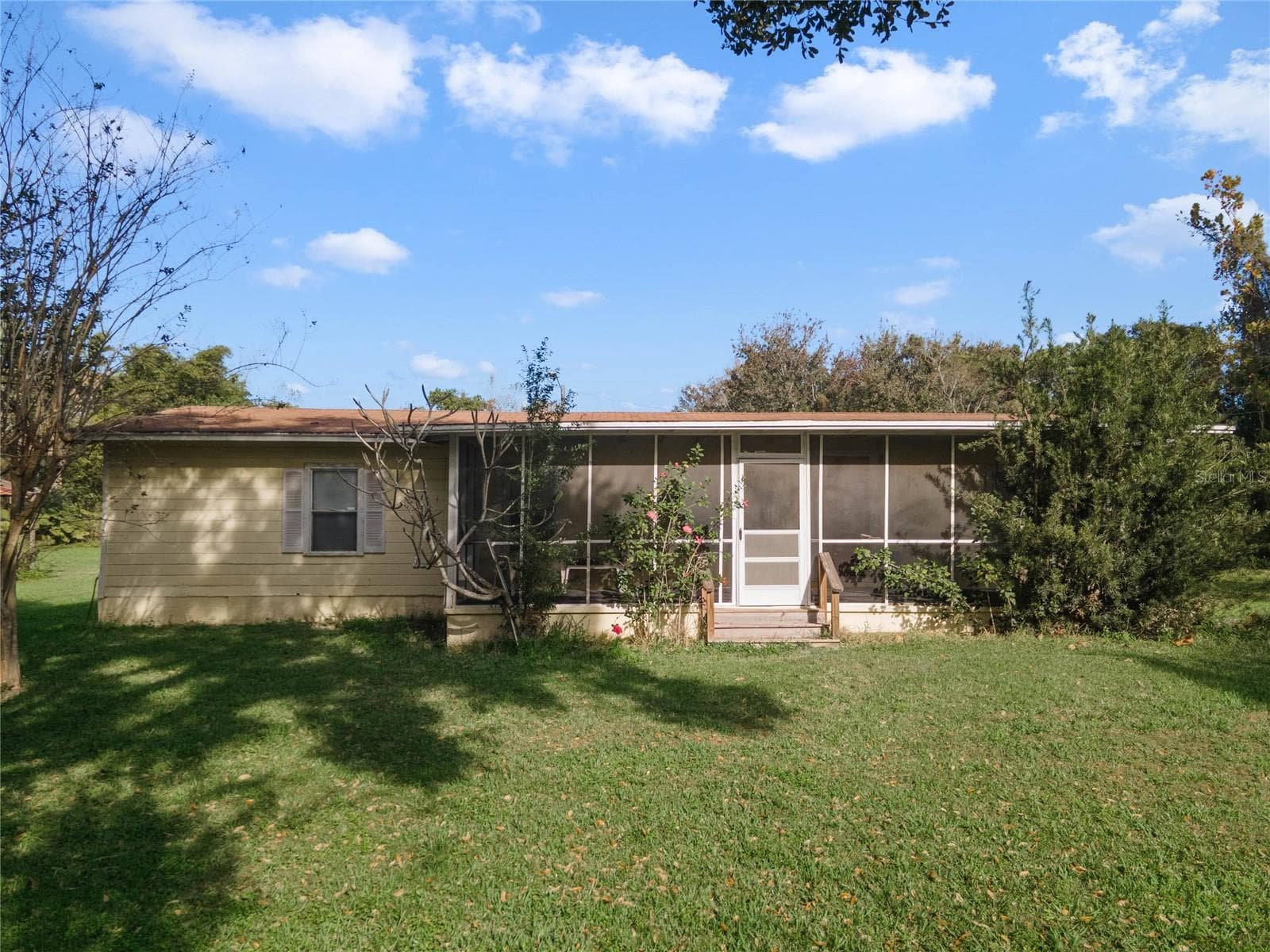 Manufactured Home at 12 LEE ST, OCOEE, photo 4 of 18