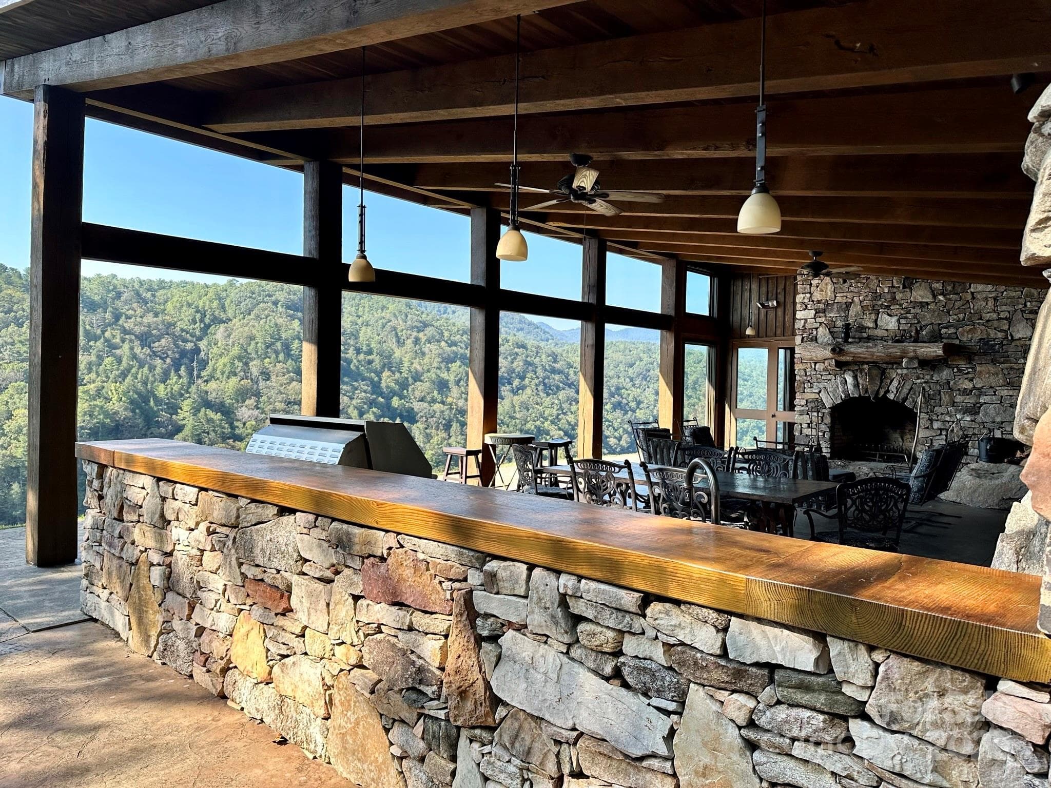 Grill, dine and enjoy the view! Gather around the fire for a relaxing evening. - Marshall