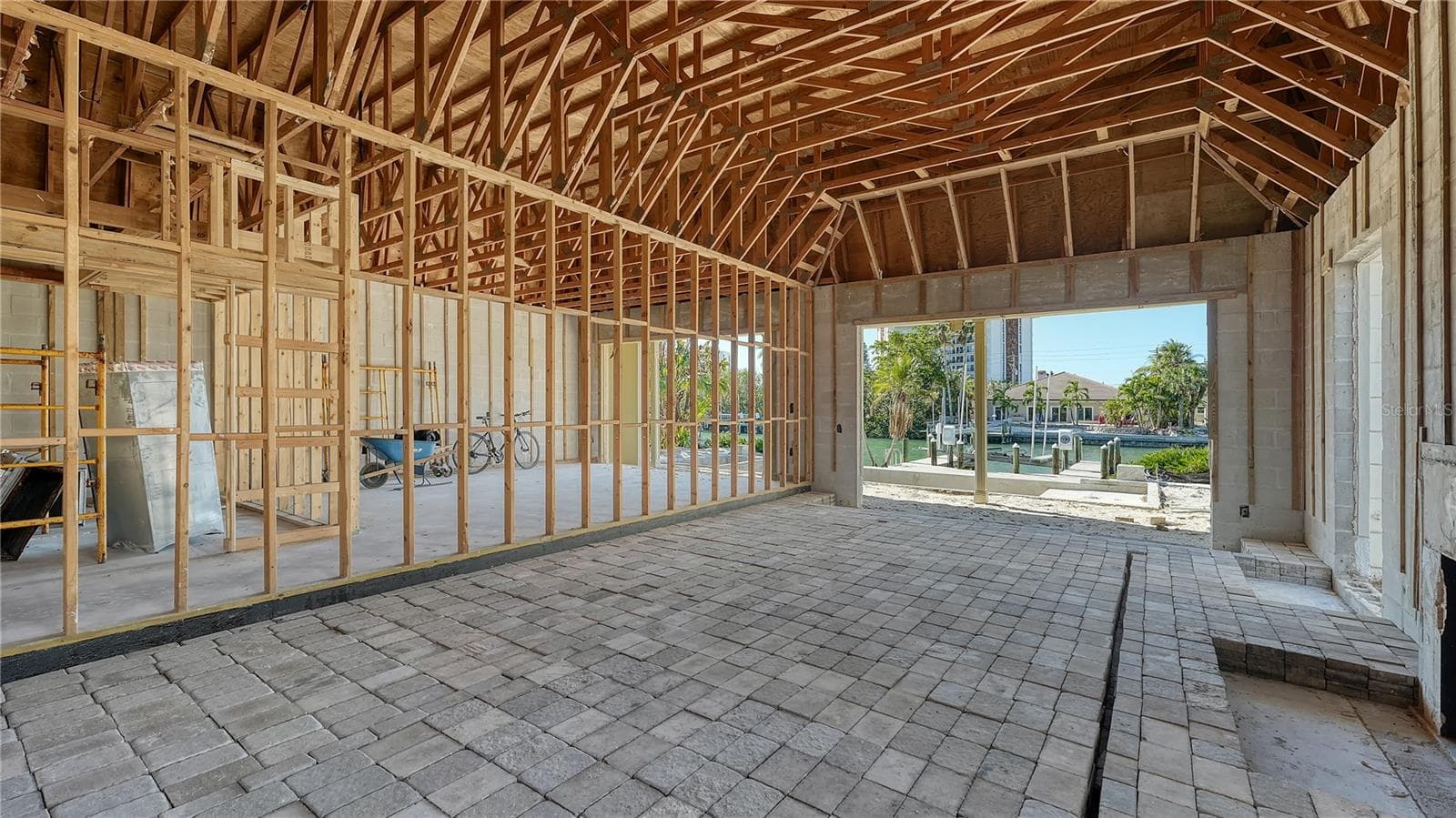 Single Family Residence at 515 S WASHINGTON DR, SARASOTA, photo 19 of 22