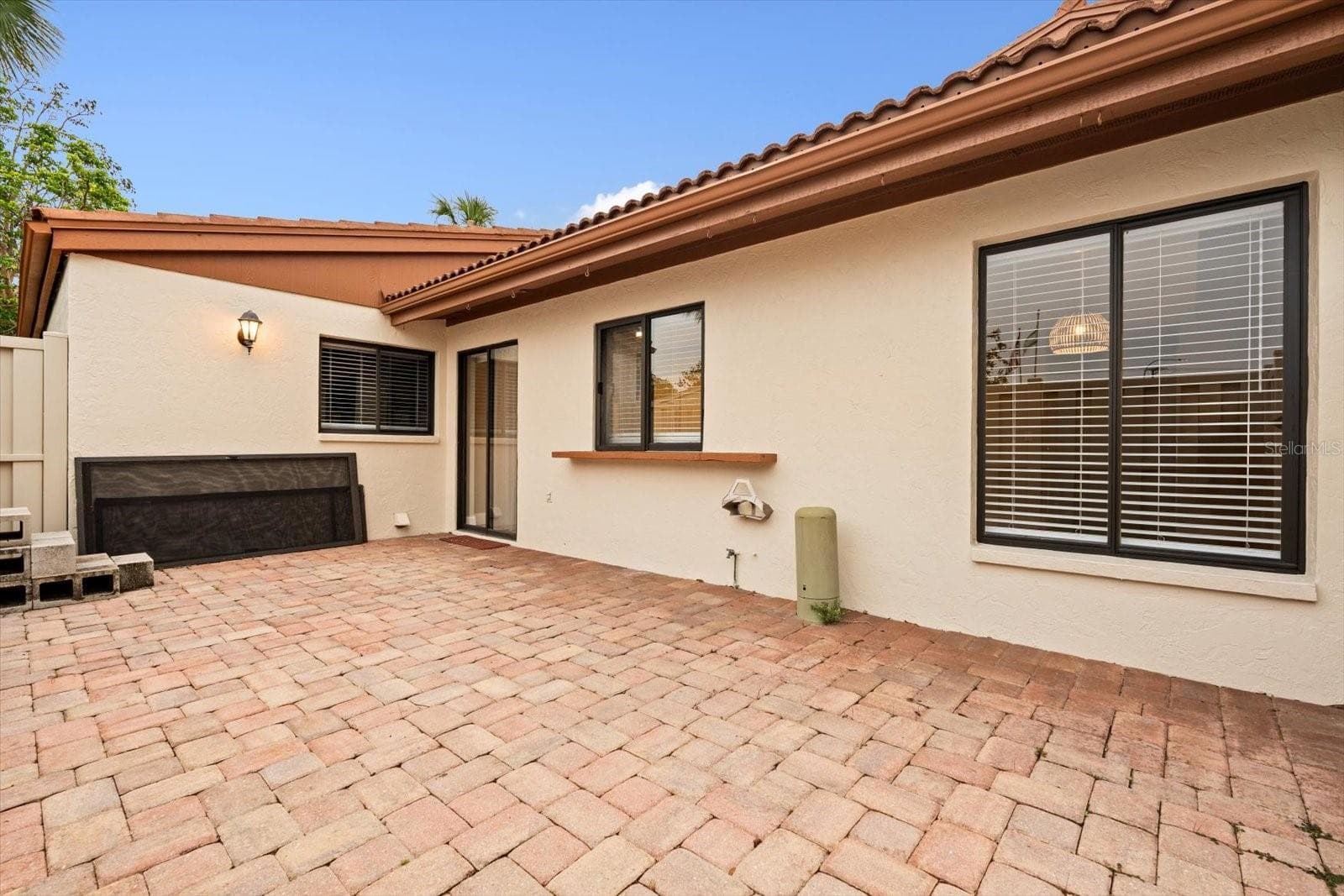 SIDE COURT YARD - 6401 PELICAN DR #80A, BRADENTON