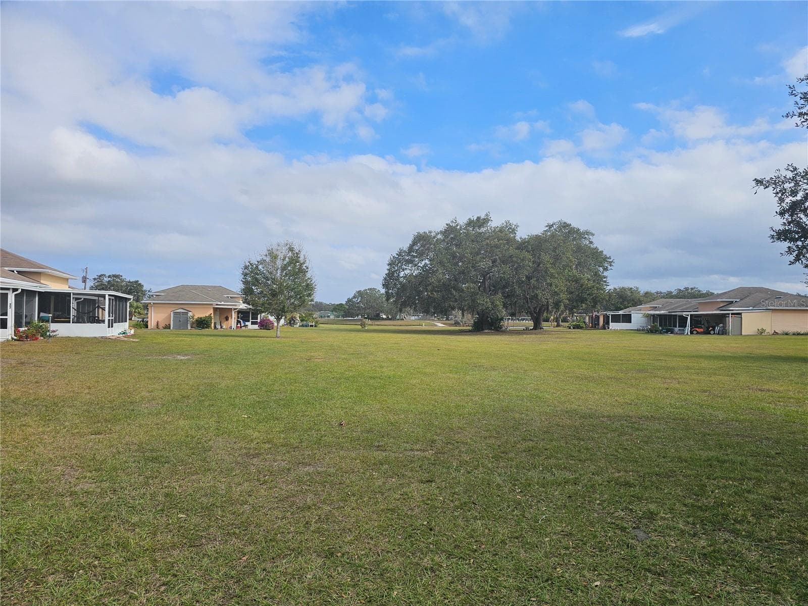 Villa at 915 CLUB CIR, LAKESHORE, photo 11 of 35