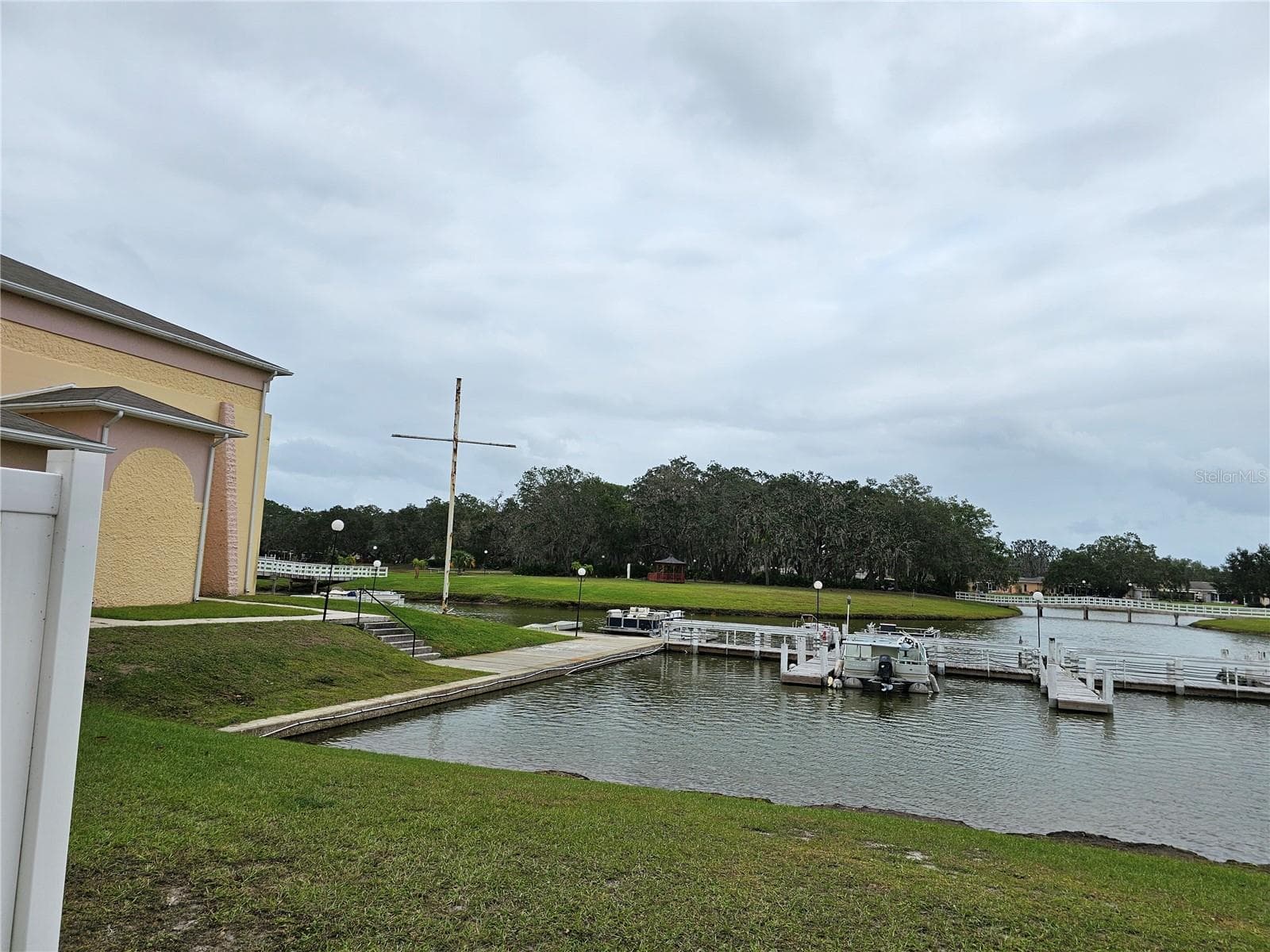 Villa at 915 CLUB CIR, LAKESHORE, photo 17 of 35