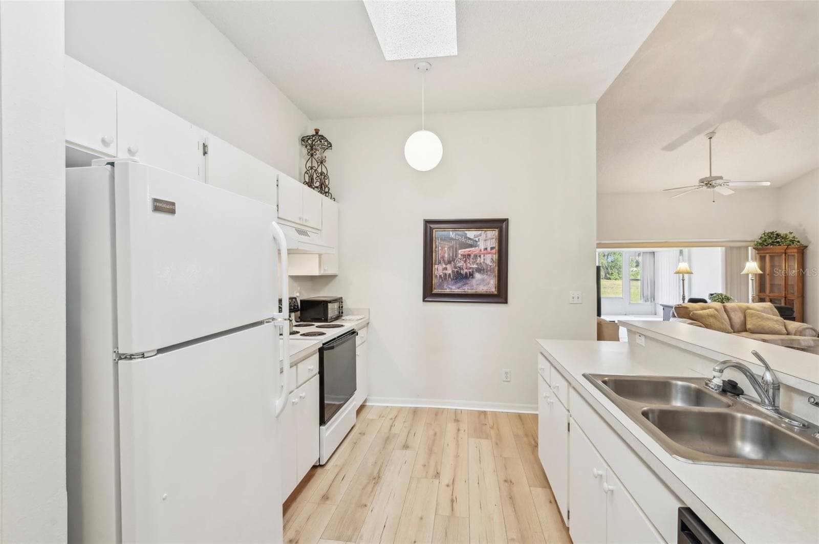 Condominium at 2315 NEW ORCHARD CT, SUN CITY CENTER, photo 11 of 57