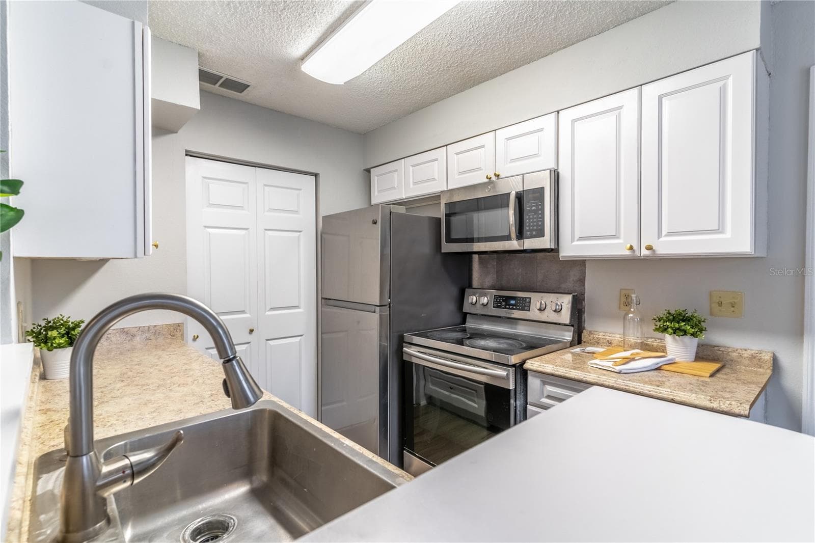 Condominium at 1057 S HIAWASSEE RD #1911, ORLANDO, photo 15 of 29
