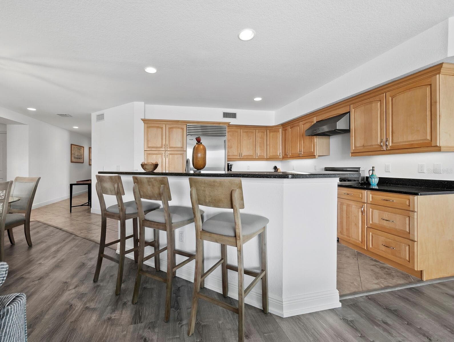 Condominium at 650 GOLDEN GATE PT #401, SARASOTA, photo 14 of 50