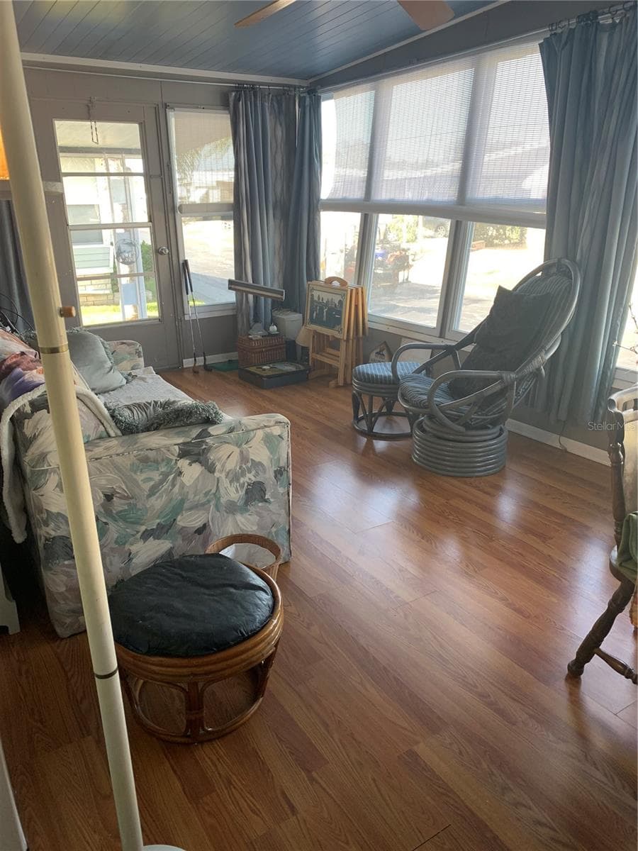 Mobile Home at 10456 PEACEFUL DR, LARGO, photo 10 of 24