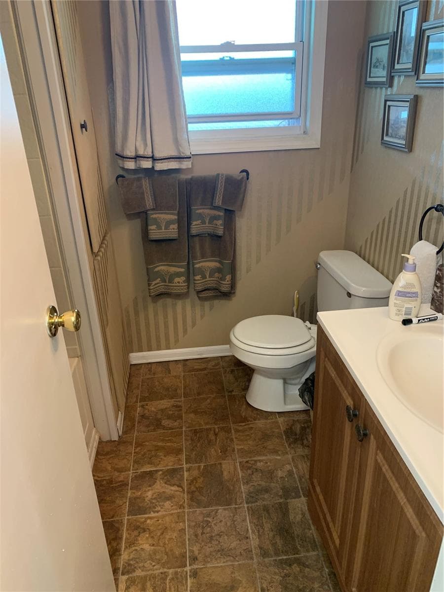 Mobile Home at 10456 PEACEFUL DR, LARGO, photo 17 of 24