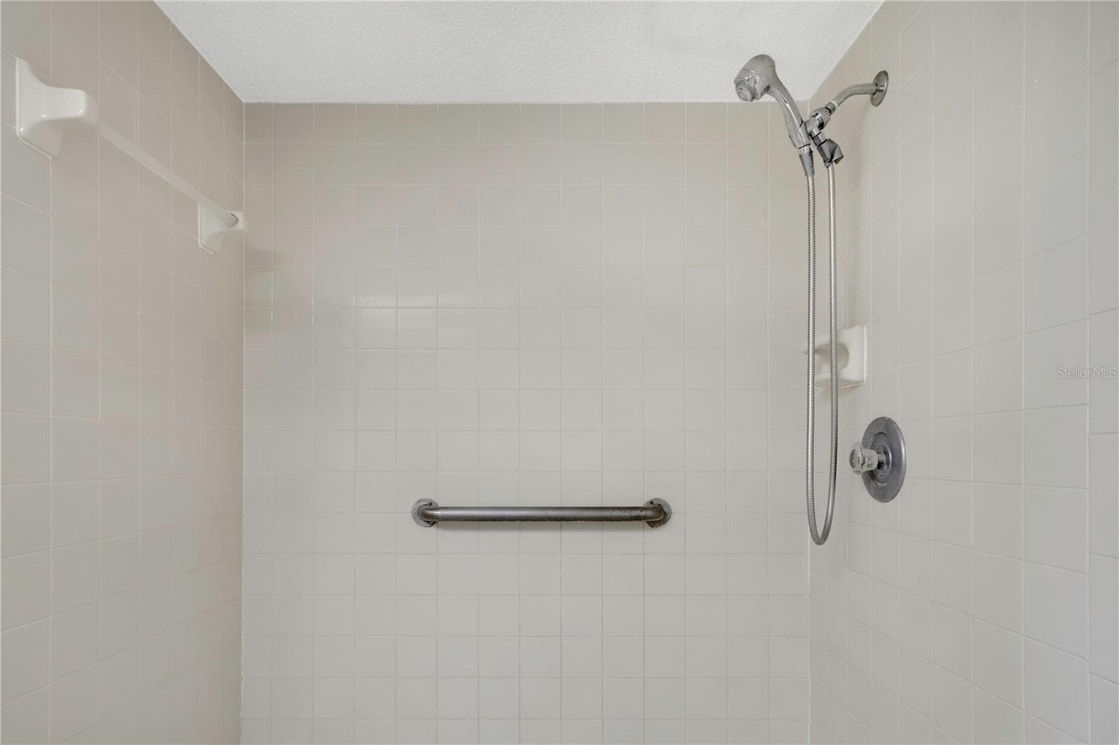 Master Bathroom - Shower - 1034 BOWSPRIT LN, HOLIDAY