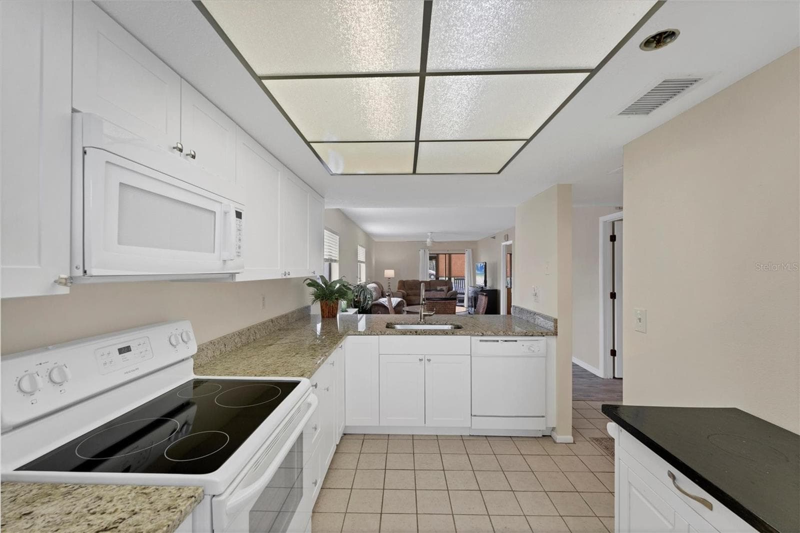 Condominium at 104 CAPRI ISLES BLVD #112, VENICE, photo 11 of 43