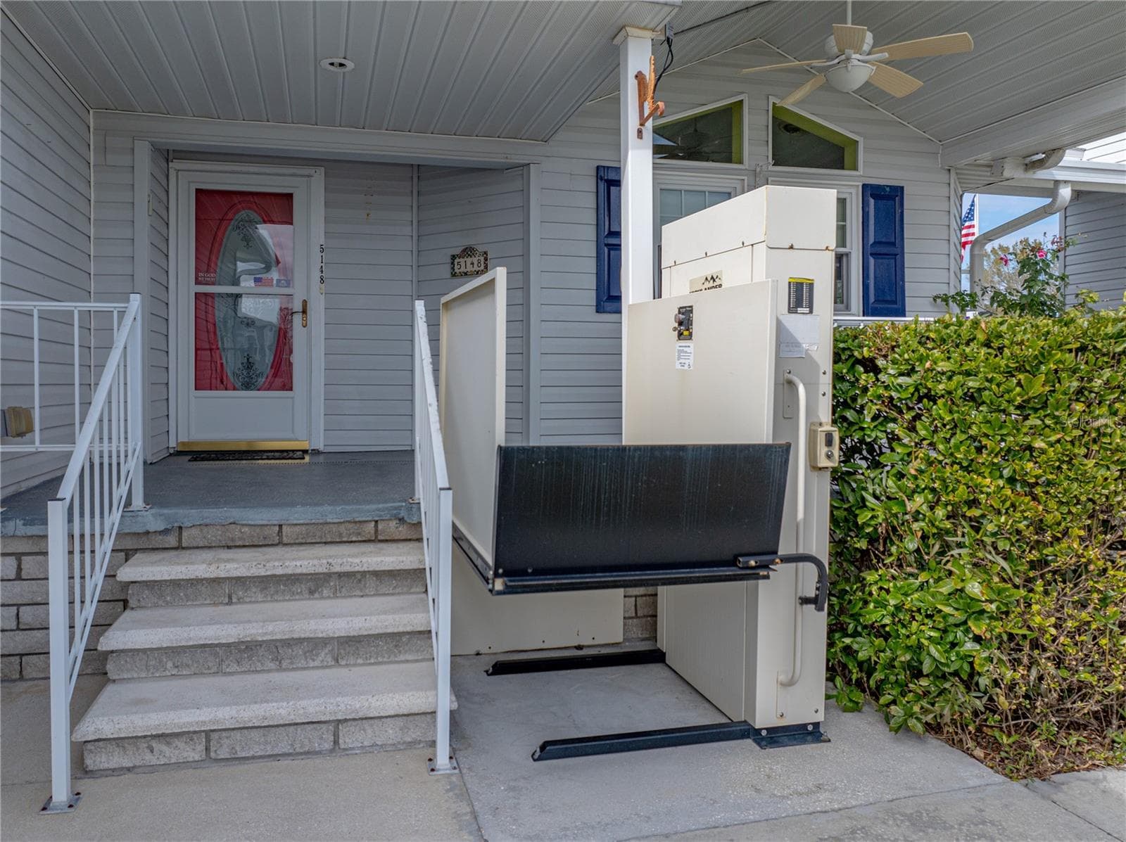 Manufactured Home at 5148 ISLAND VIEW CIR N, POLK CITY, photo 6 of 100