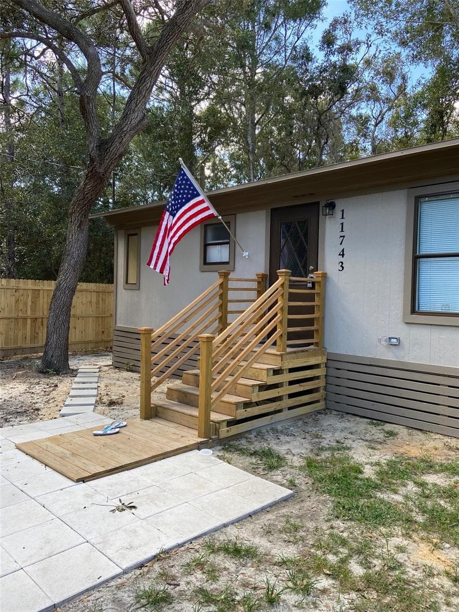 Manufactured Home at 11743 PURDUE ST, NEW PORT RICHEY, photo 2 of 32