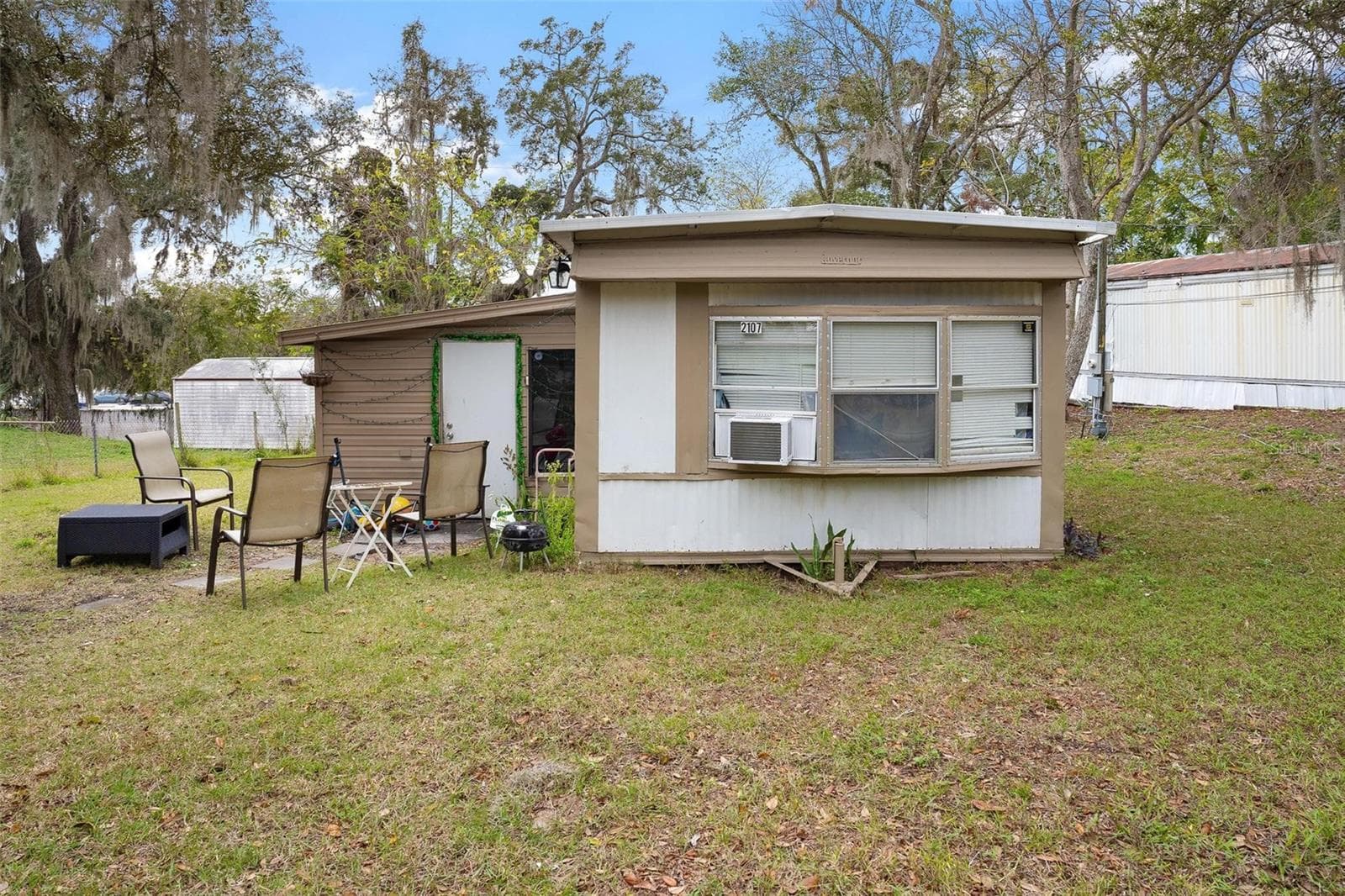 2107 Hialeah - 2107 HIALEAH AVE, LEESBURG