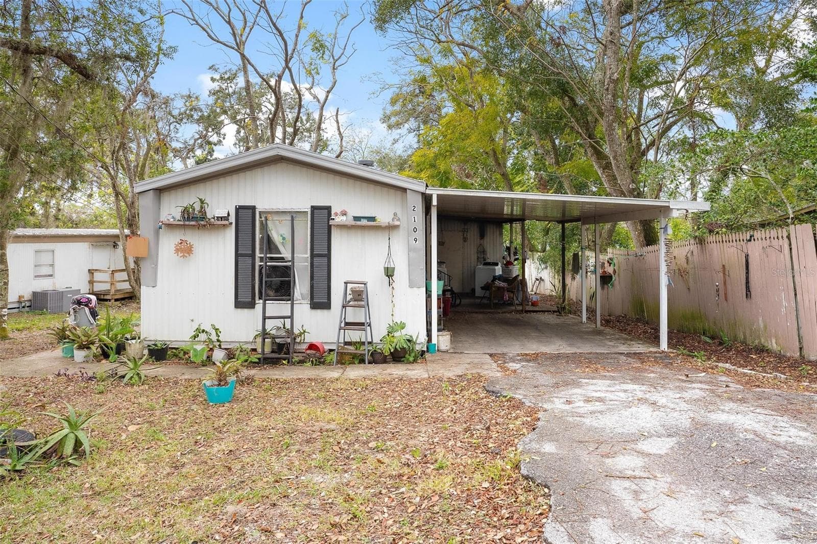 2109 Hialeah - 2109 HIALEAH AVE, LEESBURG