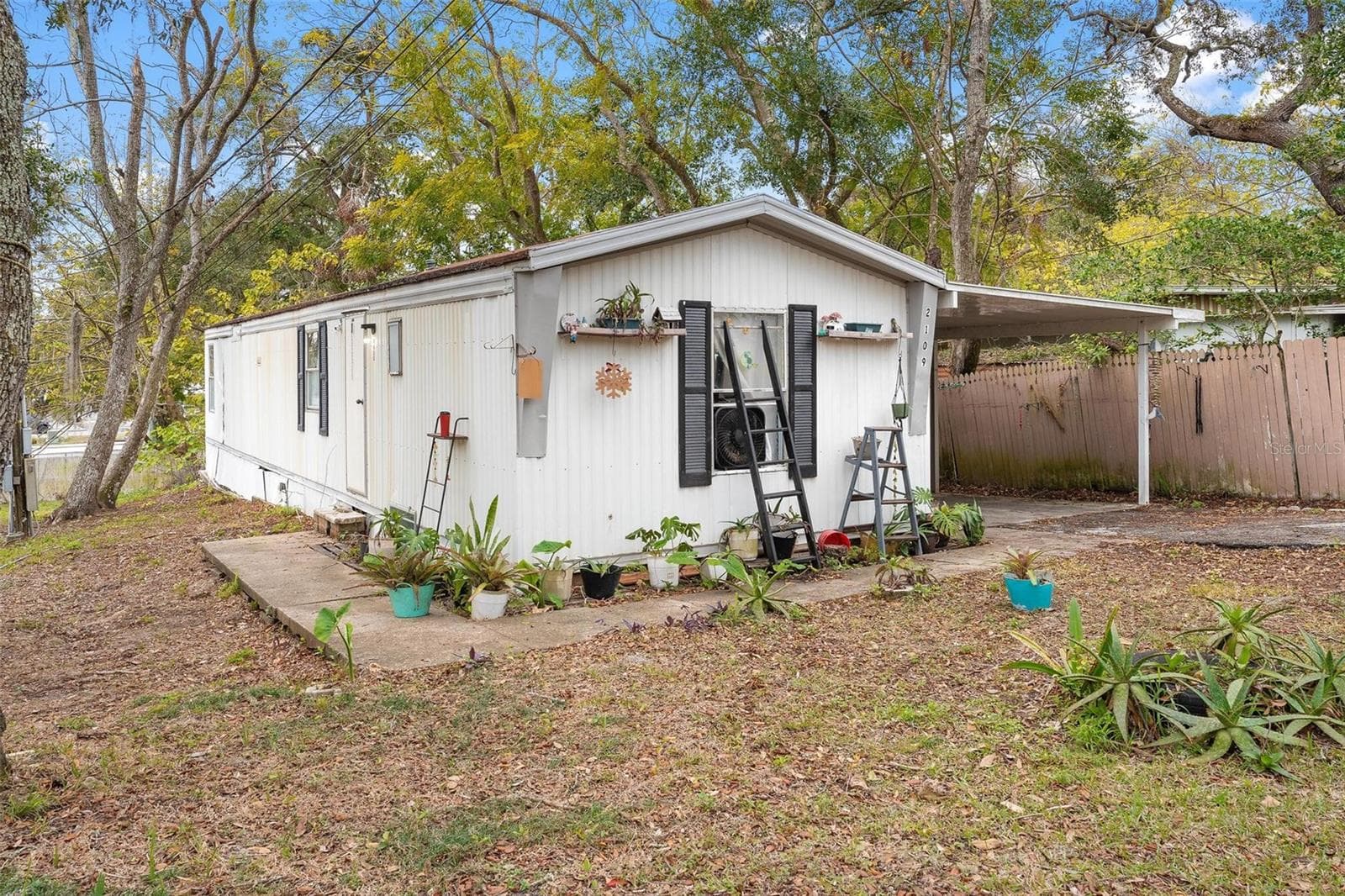 2109 Hialeah - 2109 HIALEAH AVE, LEESBURG