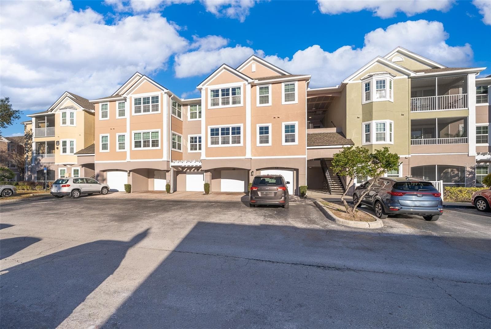 6413 ASTOR VILLAGE AVE #305