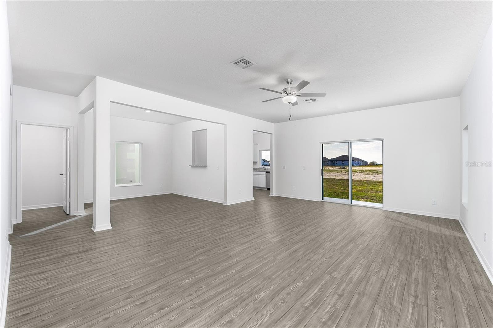 Single Family Residence at 3732 BERGAMOT ST, LAKE ALFRED, photo 6 of 19